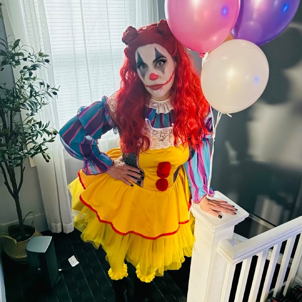 12pc Medium "IT" Classic Pennywise Halloween Costume Cosplay Horror Theme Party